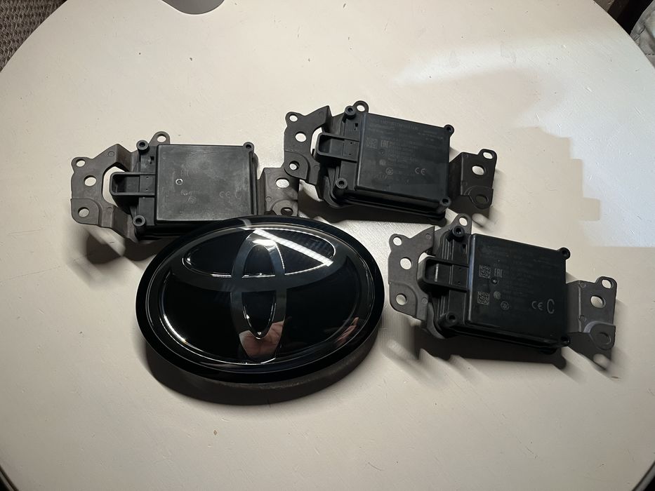 Радар емблема Lexus Toyota Camry USA 88210-06030 / 88210-06090