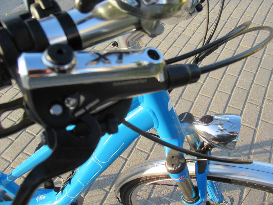 Śliczny rower elektryczny Cube  koła 28 silnik Bosch