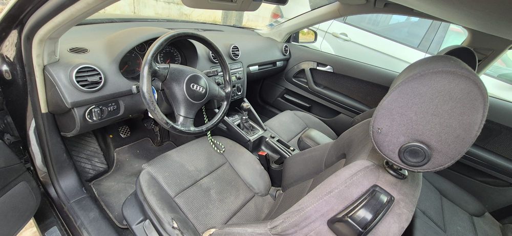 Vende-se Audi  A3 excelente de mecanica
