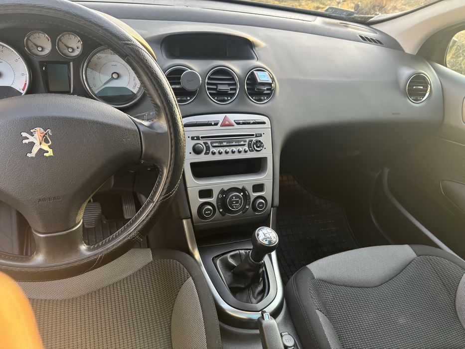 Peugeot 308  1,6 benzyna