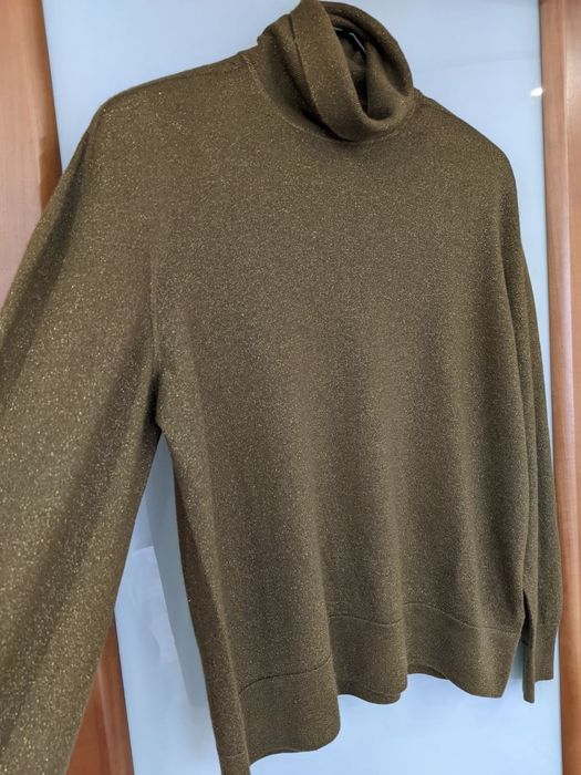 Светр вовна від бренду COS