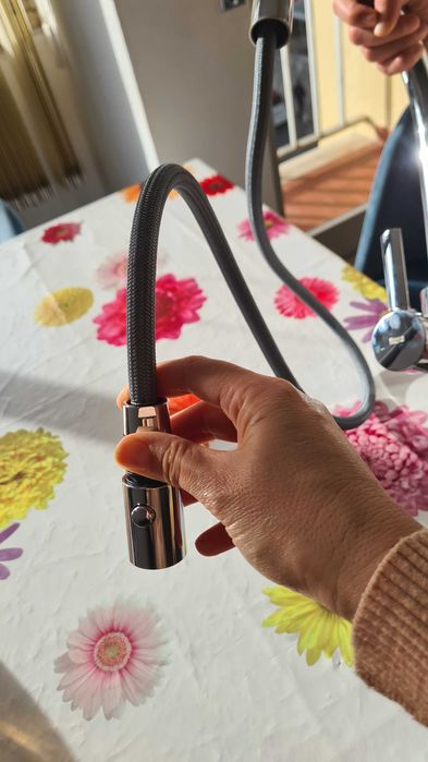 Roca Kitchen Faucet with Showerhead64551679989250121