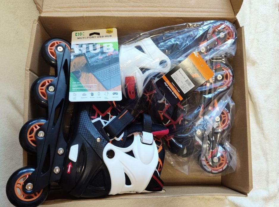 Роликові ковзани.