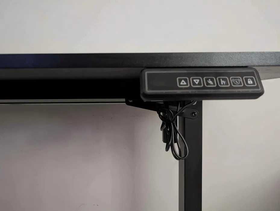 Стіл з електро-регулюванням висоти