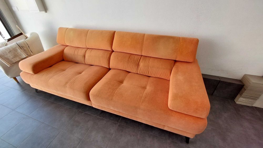Sofá 2 lugares, cor laranja