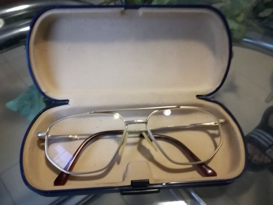 Oprawki do noszenia lub czytania