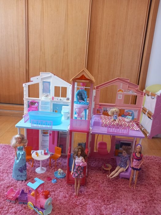 Casa da barbie mais bonecas