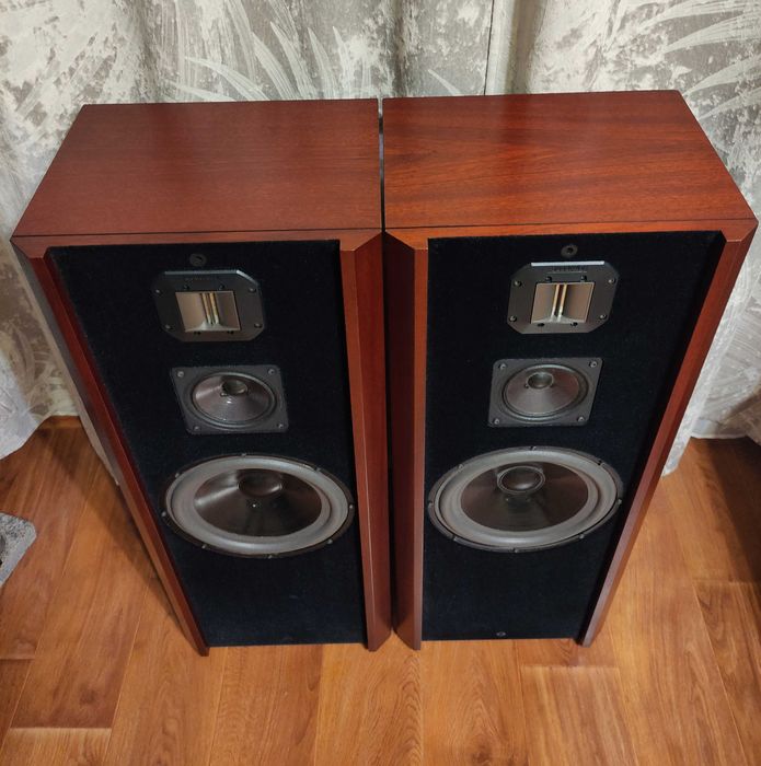 Акустика колонки QUADRAL AMUN Phonologue MADE in GERMANY  8 Ом  100-150 Вт. ВЧ ленточный твитер.