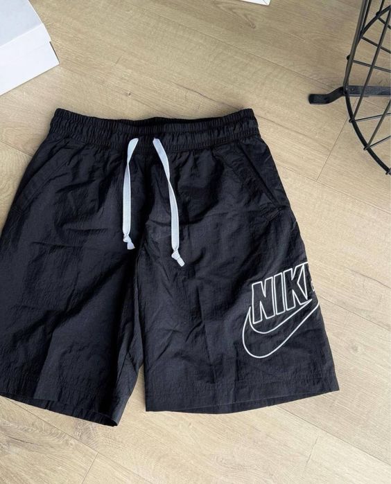 Шорти Nike dri fit, big Swoosh.