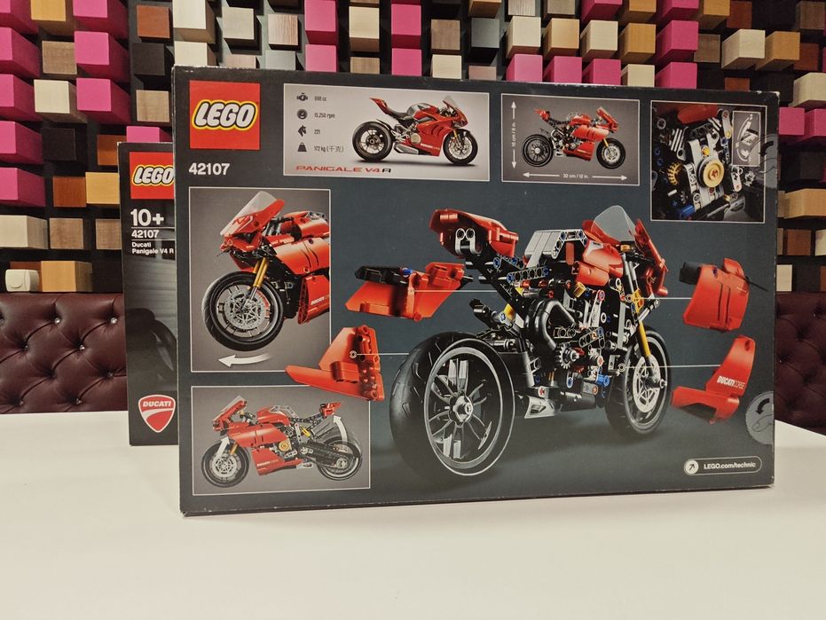 LEGO Technic 42107 Ducati Panigale V4 R (646 Деталей)