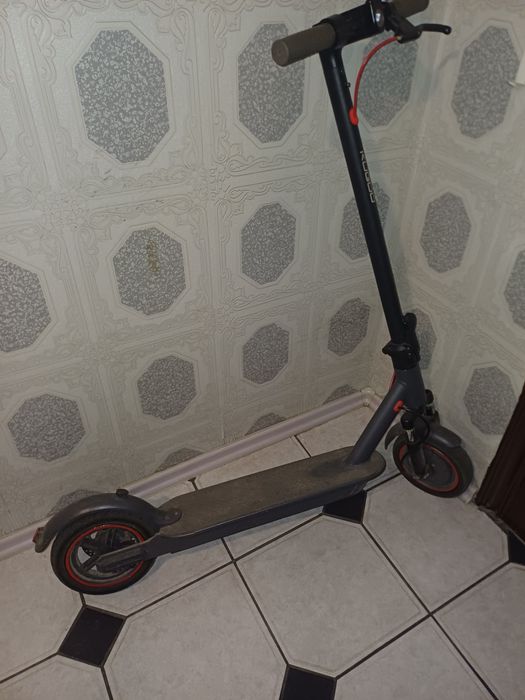 Продам самокат Kugoo