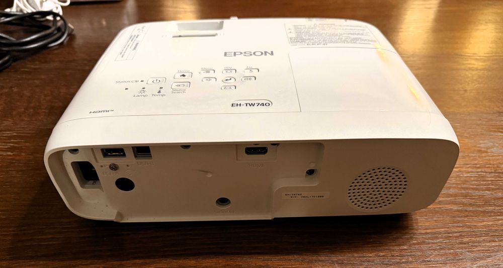 Rzutnik Epson EH-TW740