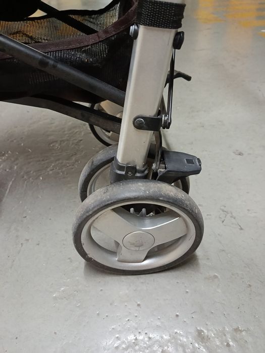 Carrinho de Passeio Chicco Liteway – Vermelho e Castanho (Bom Estado)