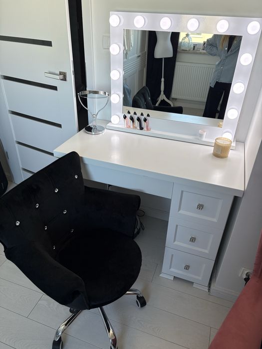 Toaletka  glamour z krzesłem