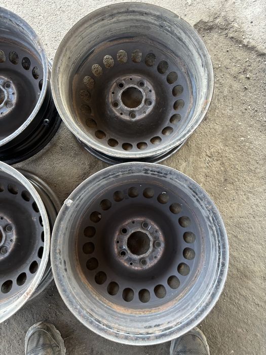 Диски Мерседес з ковпаками