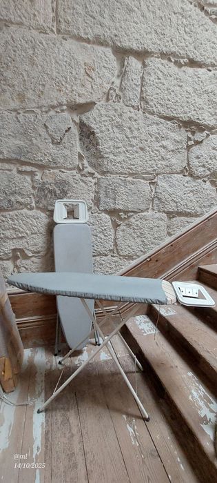 Tábua de engomar prática e leve64285355931137120