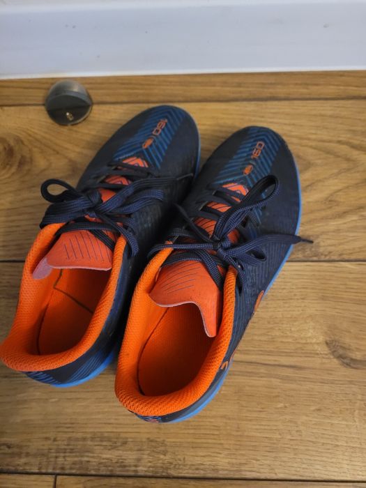 Buty Kipsta rozm. 35