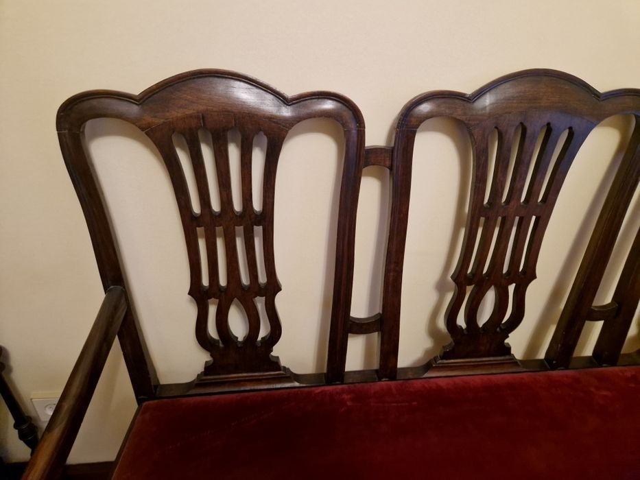 Sofá madeira de castanho