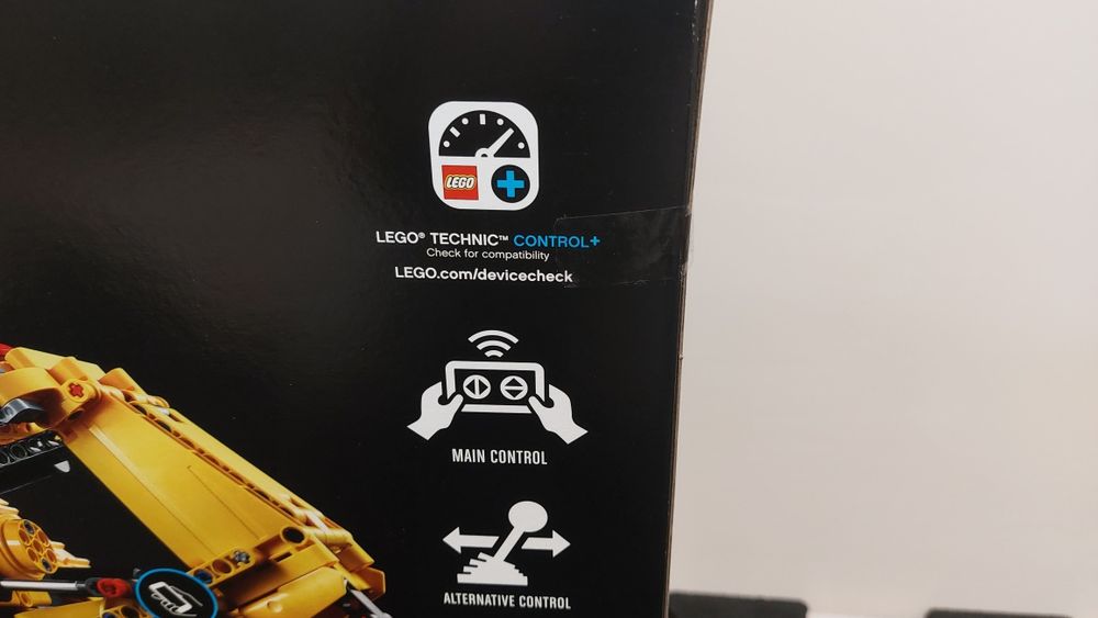 Lego Technic 42131 Sterowany przez aplikację buldożer Cat D11