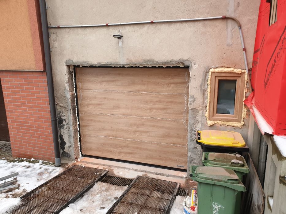 Bramy segmentowe z  MONTAŻEM