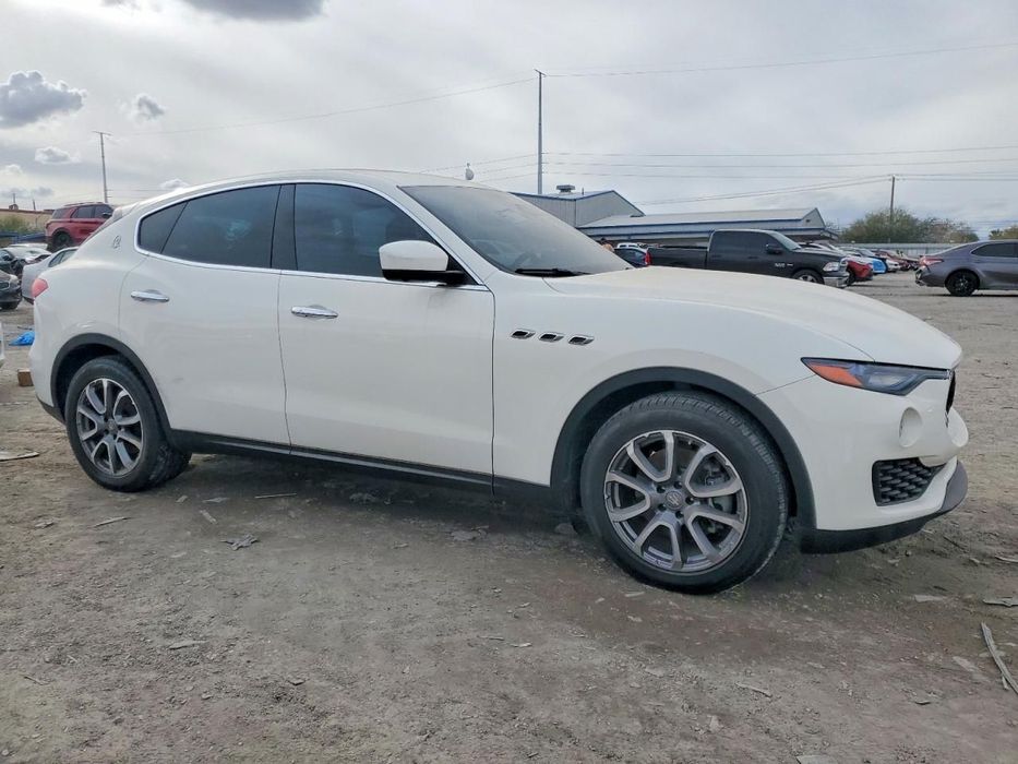 Maserati Levante 3.0 / 4x4 / Automat / Benzyna / Panorama