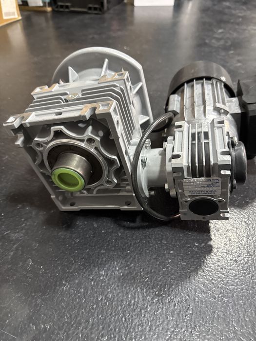 Motoreduktor Besel Defro Sas do podajnika