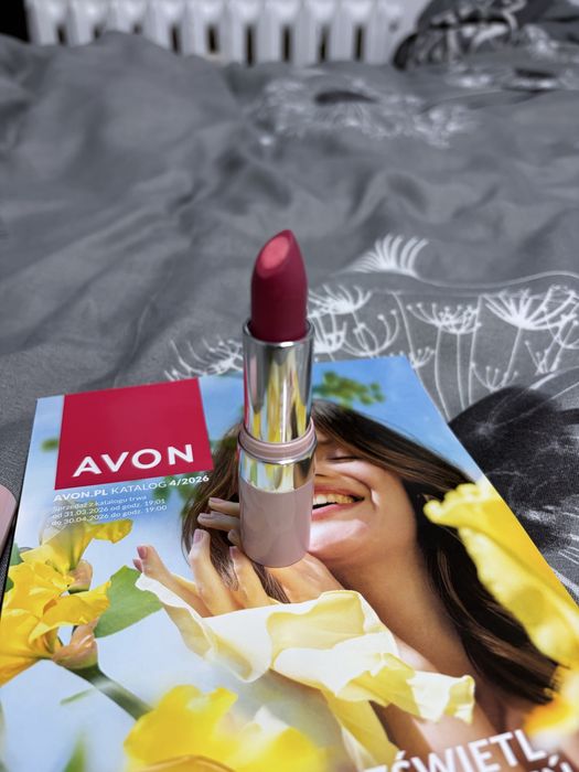 Pomadka ultraśniąca Avon