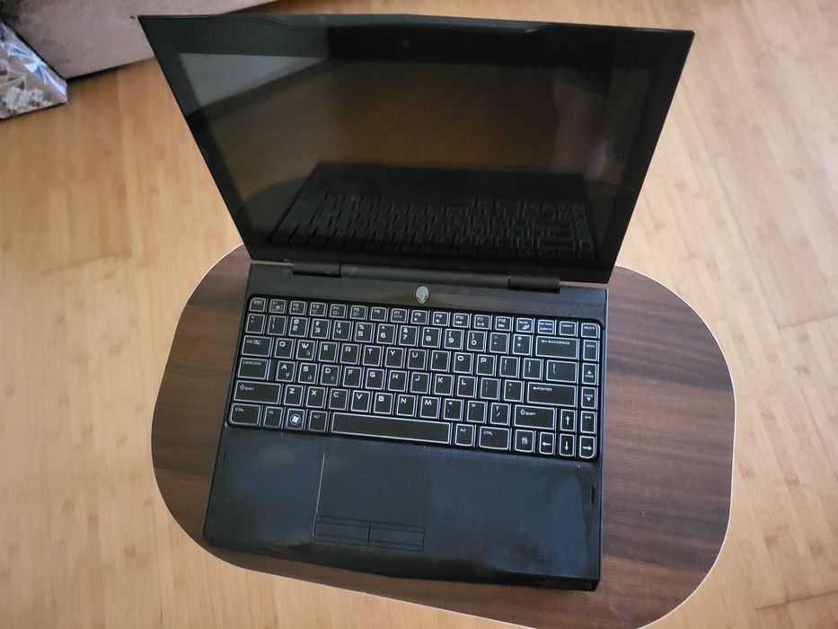 Dell Alienware M11x R2 i7 4GB 320GB  GT 335 ретро ігровий ноут