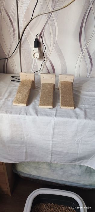 Полочки на стену для котика