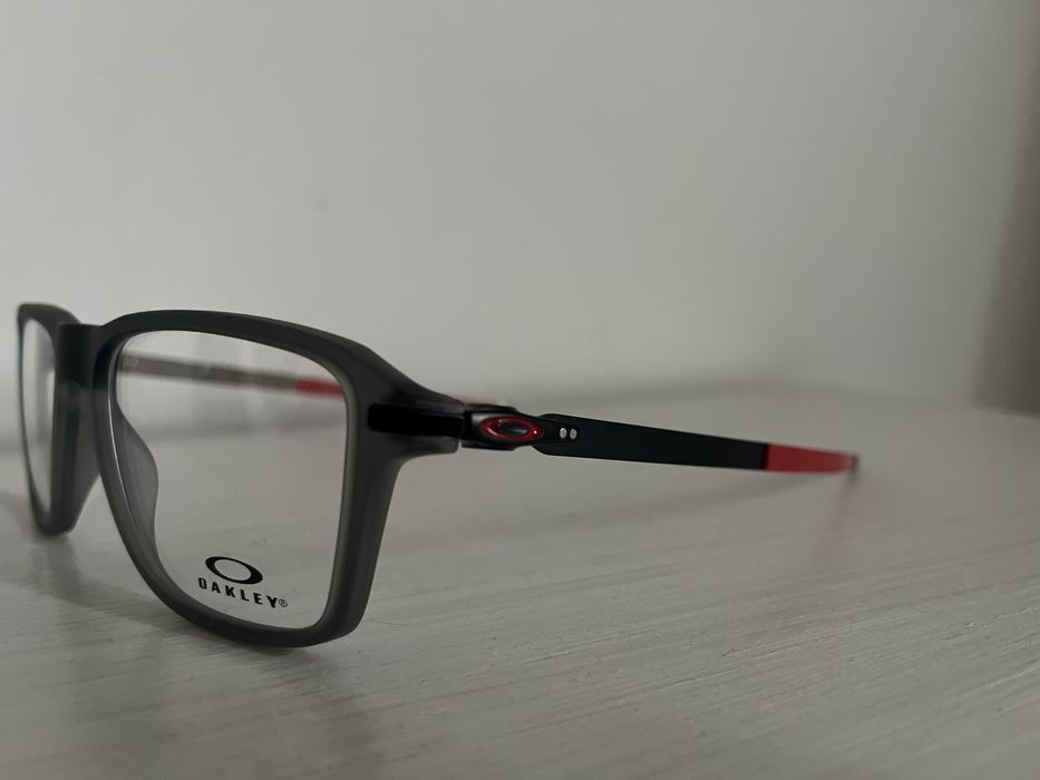 Oprawki marki Oakley