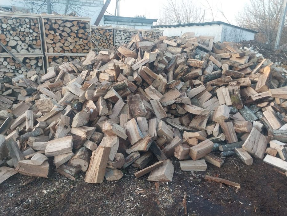Продам дрова оптом тверді породи або дуб , дубові дрова  сухі оптом