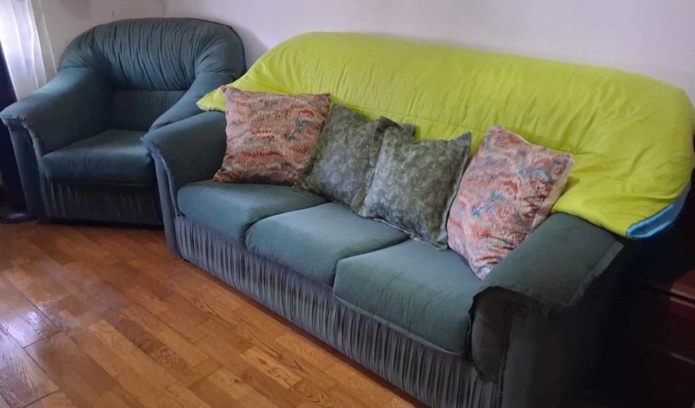 Sofá cama com 3 lugares + 2 sofás individuais