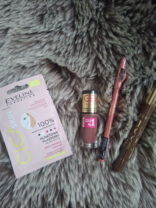 Zestaw kosmetyków do makijażu nowe Eveline