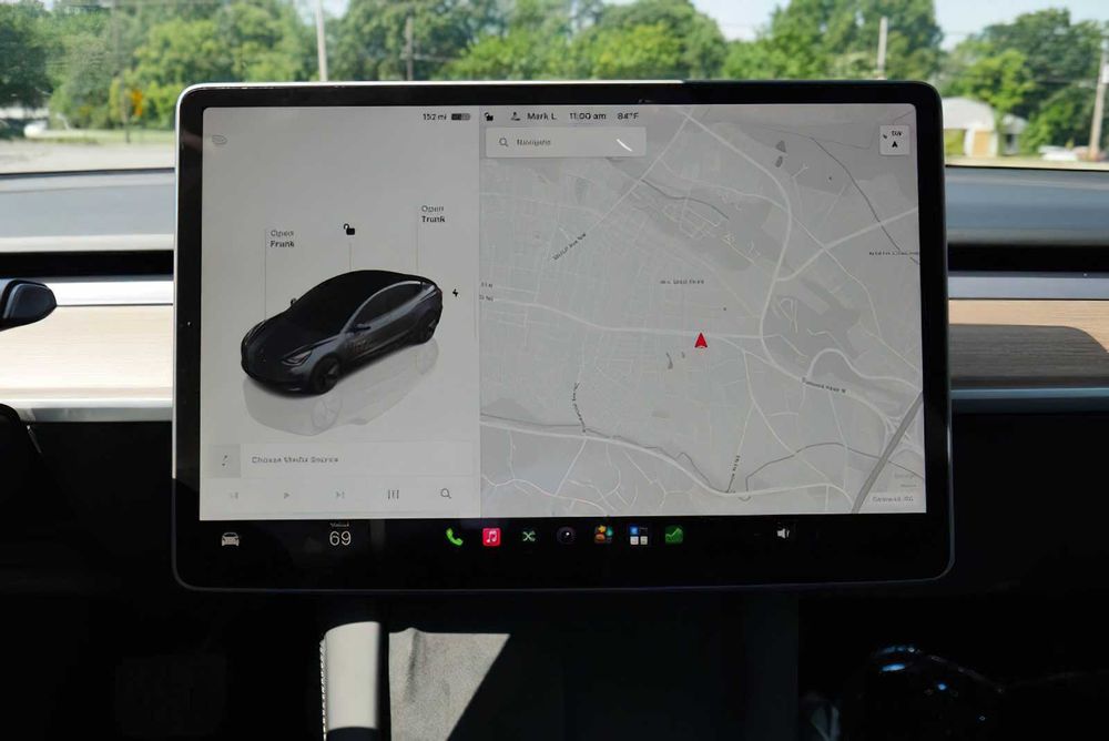 Tesla Model 3      2023