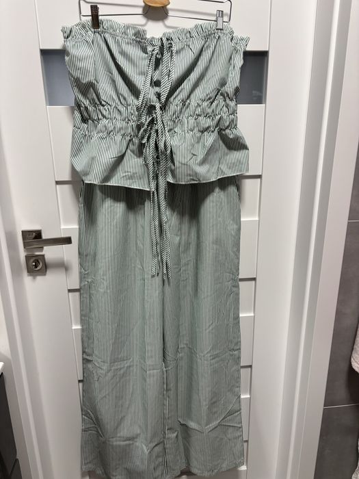 Strój damski w paski