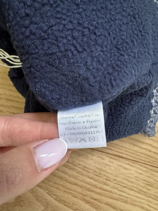 Продам зимову шапку, 5-6 років