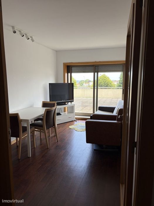 Apartamento T2 no Porto - Zona Universitária | Garagem | 950€/mês