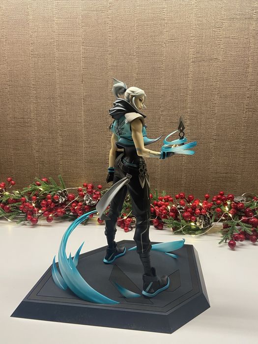 Jett statue valorant