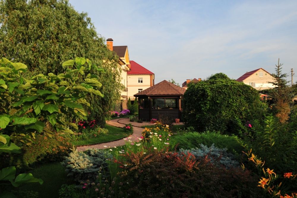 Уютный  теплый дом, полная автономность.  Вся инфраструктура рядом  .