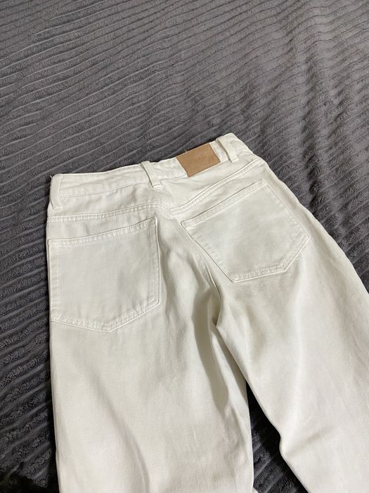 Джинси мом молочного кольору
