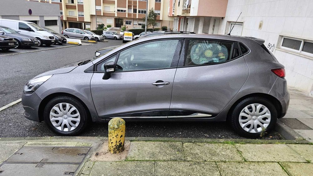 Renault Clio IV 0.9 TCe Expression 90cv | Gasolina | Muito estimado
