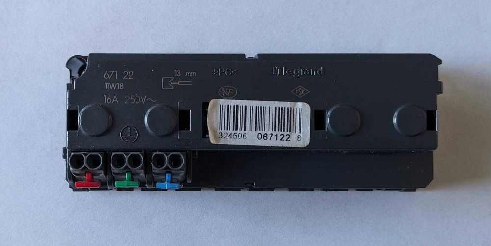 Legrand Celiane 067122 gniazdo podwójne zespolone 2x2P+Z 16A