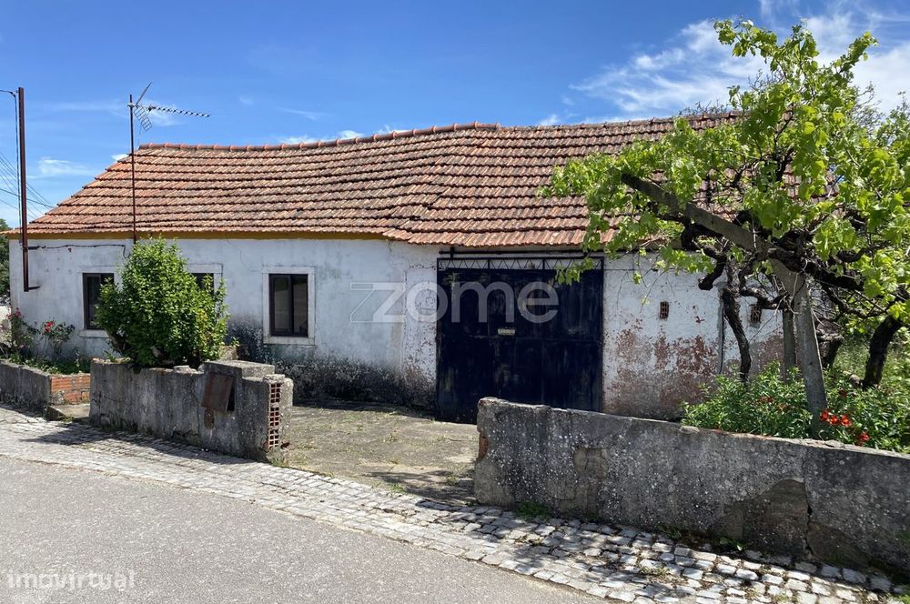 Moradia para remodelar em Ansião