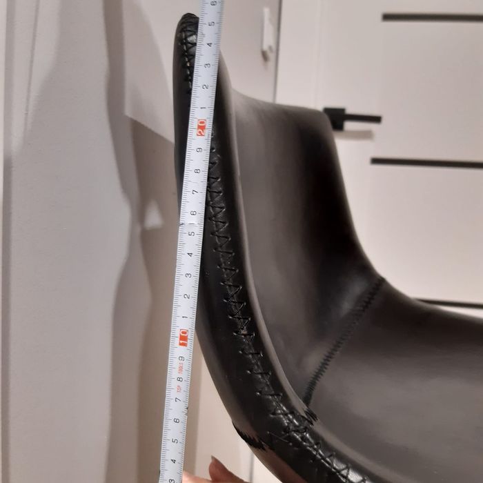 Skórzany hoker obrotowy Agata Meble