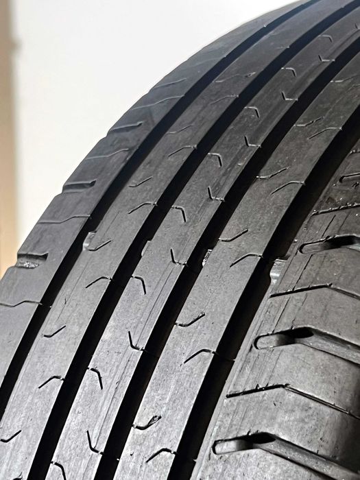 Pneus Continental ContiEcoContact 5 - 205/50/17 - Como NOVOS
