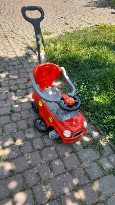 Машина толокар з музикою