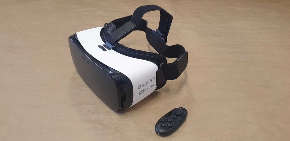 Okulary VR Samsung GearVR z kontrolerem pilotem