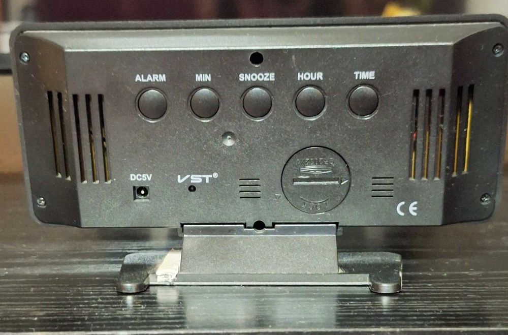 Электронные зеркальные часы VST