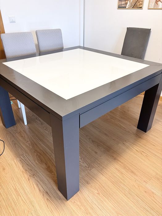 Mesa de jantar + 4 cadeiras