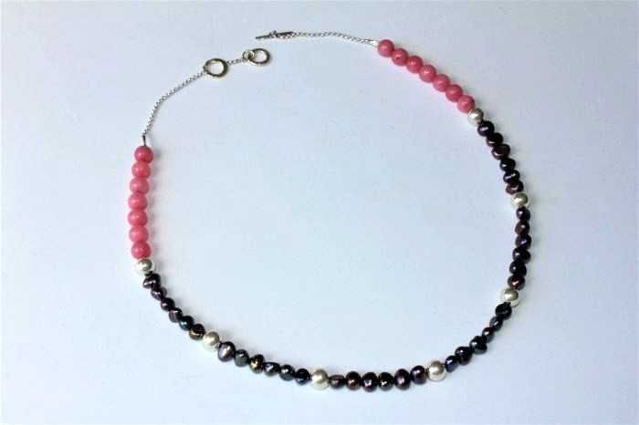 Colar e Pulseira em Pérolas Negras de água doce e Quartzo Rosa